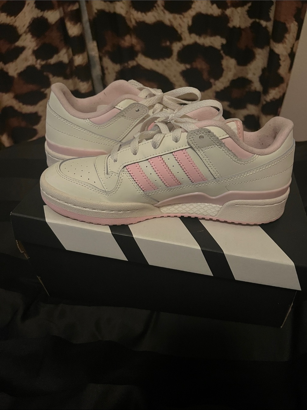 adidas Women's White and Pink Low-Top Sneakers